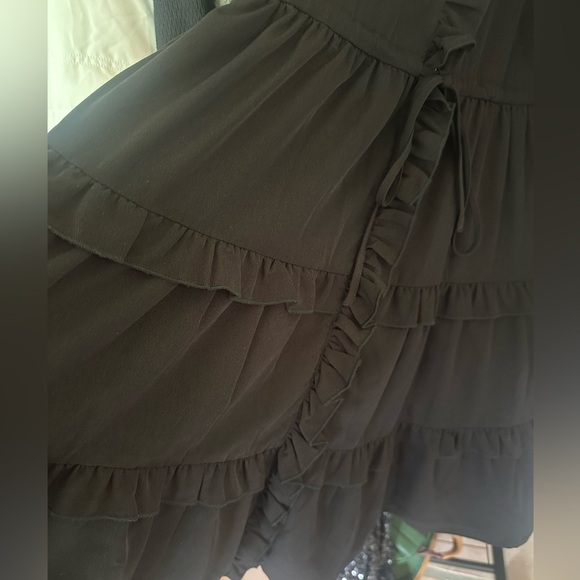 Sail to Sable x Tuckernuck Button Down Tiered Flutter Sleeve Black Classic Dress - Picture 7 of 8